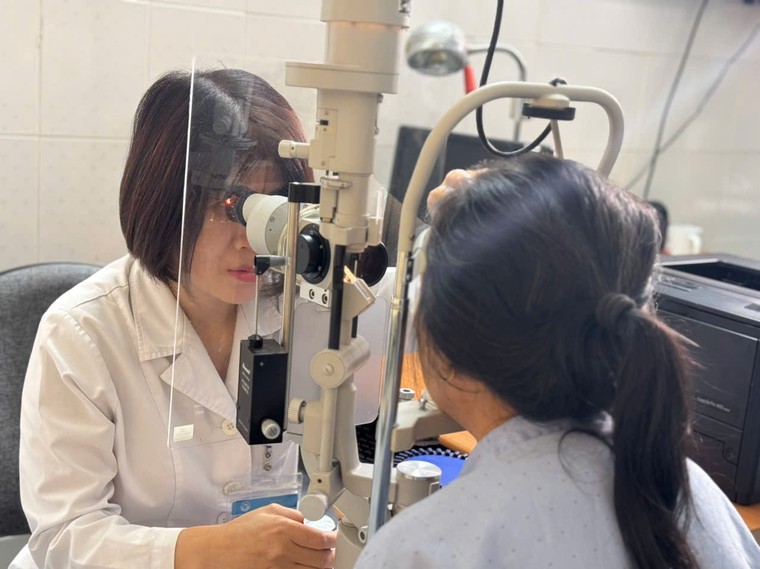 Nhiều người bất ngờ vì mắc căn bệnh dễ gây mù lòa chỉ sau một trận đau mắt dữ dội ảnh 1