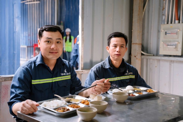 Từ mưu sinh bấp bênh đến cuộc sống đủ đầy: Nhiều lao động “đổi đời” nhờ việc làm bền vững tại VinCons ảnh 1