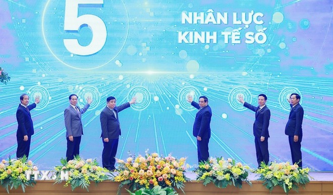 Thủ tướng: Phát triển kinh tế số, xã hội số, công dân số với "5 tiên phong, 5 có và 5 không" ảnh 2