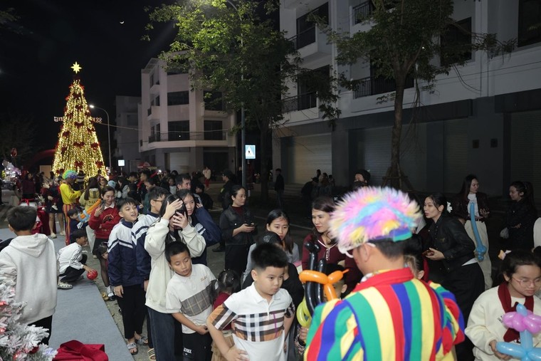 Hồng Lĩnh X’mas Fest: Khi lễ hội Giáng sinh trở thành “chất xúc tác” cho một đô thị đang chuyển mình ảnh 1