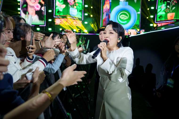 Chào năm mới giữa xanh tươi tại đại nhạc hội Countdown 2026 khắp ba miền của Ecopark ảnh 4