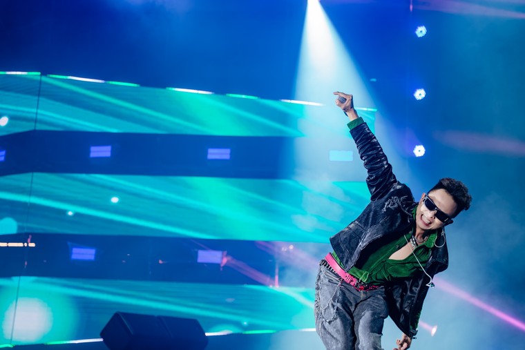 Chào năm mới giữa xanh tươi tại đại nhạc hội Countdown 2026 khắp ba miền của Ecopark ảnh 7