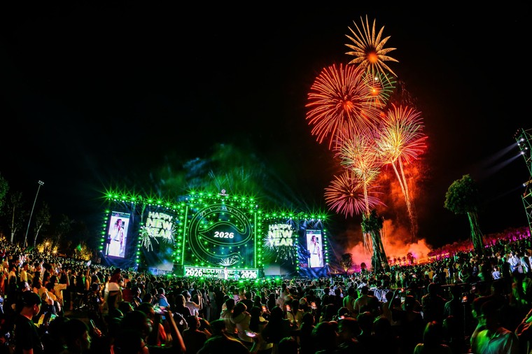 Chào năm mới giữa xanh tươi tại đại nhạc hội Countdown 2026 khắp ba miền của Ecopark ảnh 11