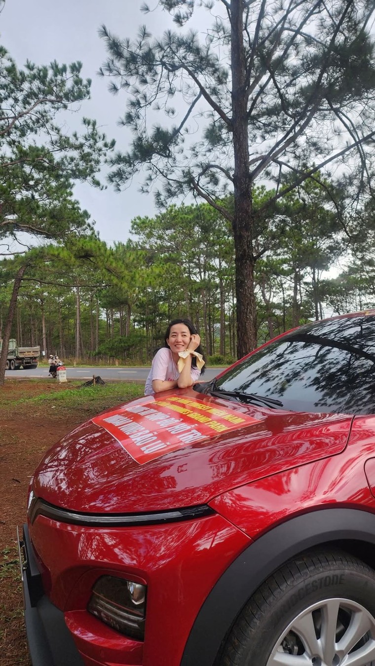 Hành trình 15 giờ thiện nguyện đầy ý nghĩa của nữ CEO cùng người đồng hành đáng tin cậy VF 6 ảnh 1