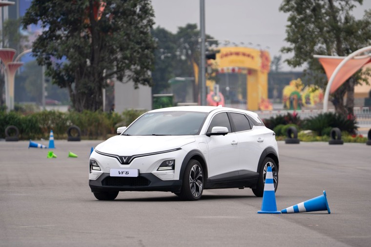 0 đồng trả trước là nhận xe, VinFast VF 6 giúp người dùng tiết kiệm từ lúc mua tới khi sử dụng ảnh 2