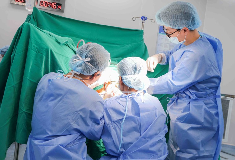 Bệnh nhân 69 tuổi thoát khỏi sa sinh dục phức tạp sau ca phẫu thuật tại Vinmec Cần Thơ ảnh 1