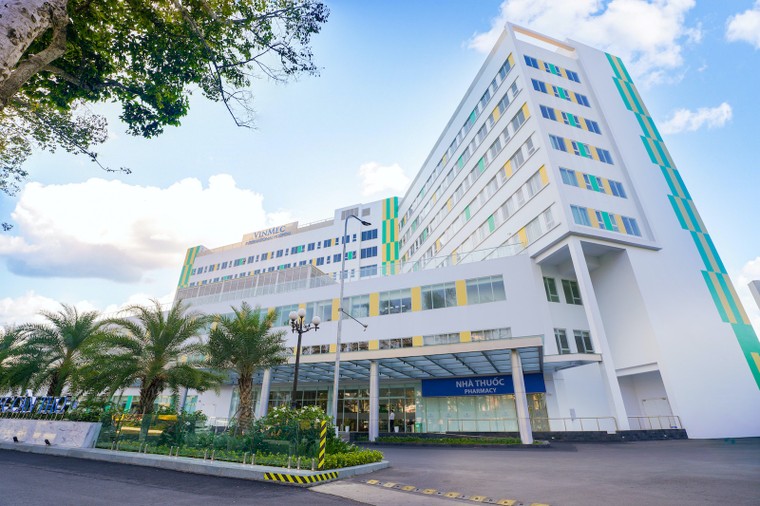 Bệnh nhân 69 tuổi thoát khỏi sa sinh dục phức tạp sau ca phẫu thuật tại Vinmec Cần Thơ ảnh 2