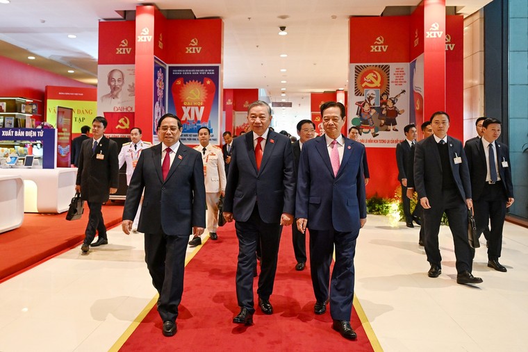 [Ảnh] Bộ Chính trị Ban Bí thư, Ban Chấp hành Trung ương khóa XIV ra mắt Đại hội ảnh 22