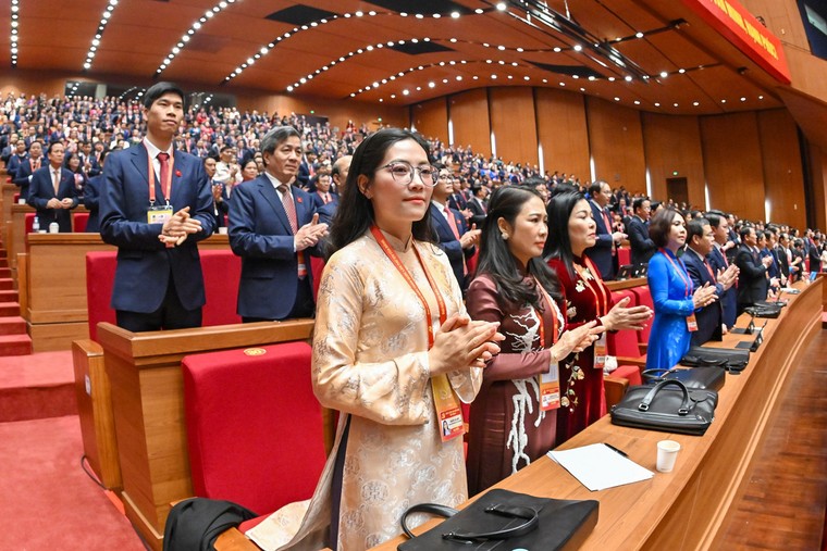 [Ảnh] Bộ Chính trị Ban Bí thư, Ban Chấp hành Trung ương khóa XIV ra mắt Đại hội ảnh 20