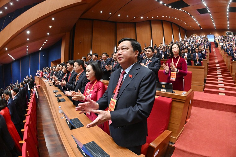 [Ảnh] Bộ Chính trị Ban Bí thư, Ban Chấp hành Trung ương khóa XIV ra mắt Đại hội ảnh 17