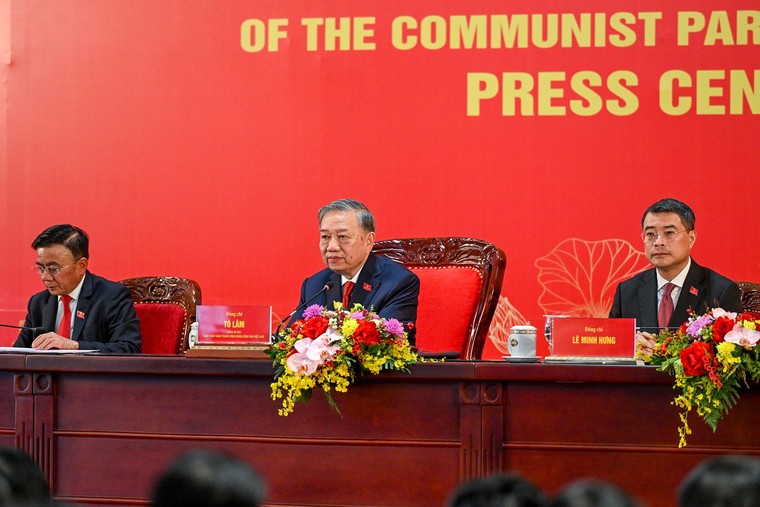 [Ảnh] Tổng Bí thư Tô Lâm chủ trì họp báo quốc tế công bố kết quả Đại hội đại biểu toàn quốc lần thứ XIV của Đảng ảnh 8