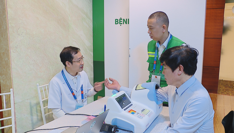 Huy động những trang thiết bị y tế hiện đại nhất để phục vụ Đại hội XIV của Đảng ảnh 4