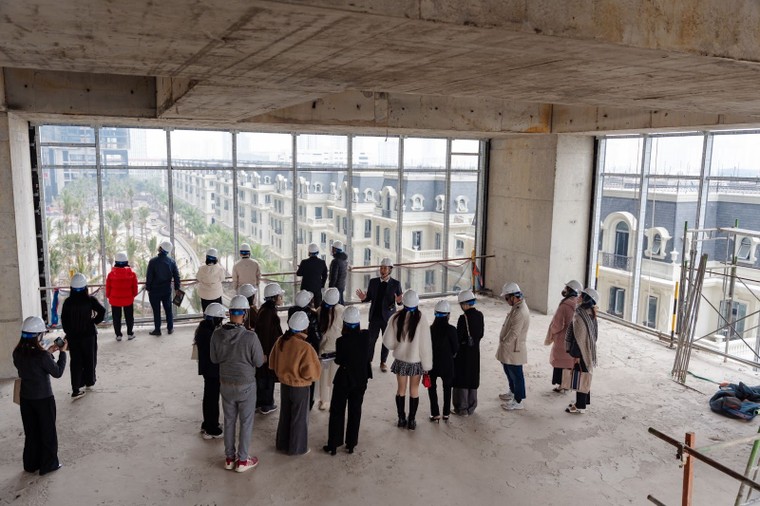 Giá trị kép của Sky Mansions giữa trục phát triển mới sông Hồng ảnh 3