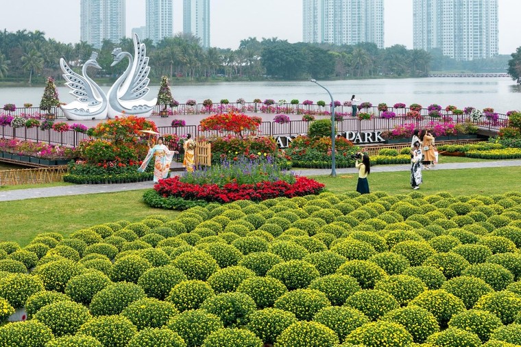 Ecopark tràn ngập sắc hoa tại các đại đô thị khắp 3 miền dịp Tết Bính Ngọ 2026 ảnh 1