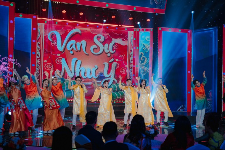 Hạnh phúc như nhân viên SHB: Vừa xem show xịn, vừa rinh lộc mang về ảnh 1