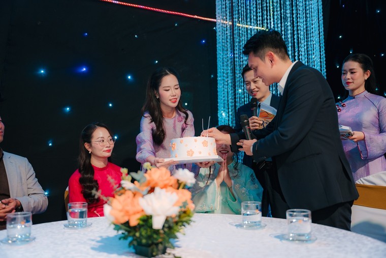 Hạnh phúc như nhân viên SHB: Vừa xem show xịn, vừa rinh lộc mang về ảnh 4