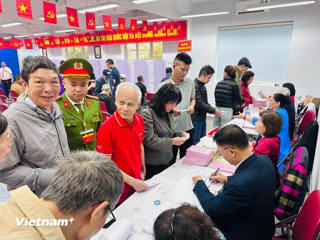 Hoàn thành bỏ phiếu bầu cử đại biểu Quốc hội và đại biểu HĐND các cấp ảnh 1