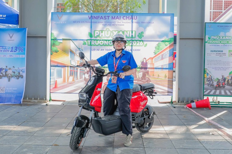 “Em út” Amio của gia đình xe máy điện VinFast: Ngoại hình cá tính, an toàn vượt trội ảnh 2