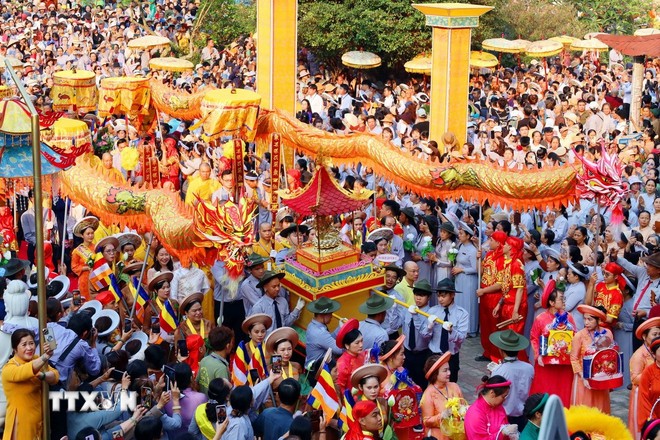 Lễ hội Quán Thế Âm - kết nối di sản với phát triển du lịch bền vững ảnh 1