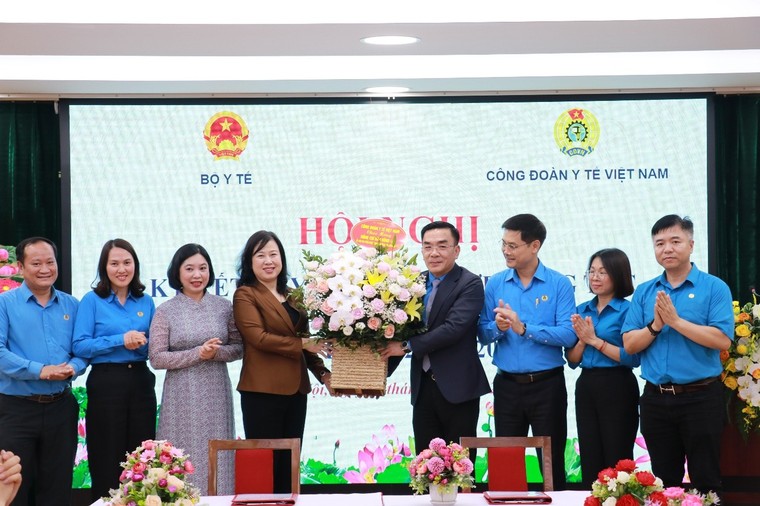 Hội nghị ký kết Quy chế phối hợp công tác giữa Bộ Y tế và Công đoàn Y tế Việt Nam giai đoạn 2026 - 2030 ảnh 6