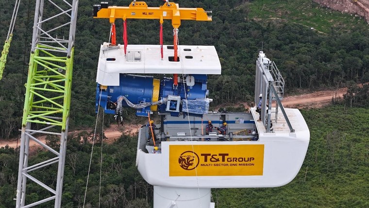 Từ công trường "3 không" đến dòng điện vượt biên giới: Cách Bầu Hiển làm nên kỳ tích Savan 1 trong 16 tháng ảnh 1