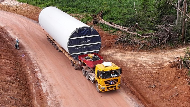 Từ công trường "3 không" đến dòng điện vượt biên giới: Cách Bầu Hiển làm nên kỳ tích Savan 1 trong 16 tháng ảnh 5