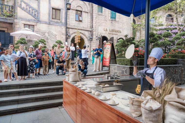 Dịp lễ 30/4 – 1/5, đừng bỏ lỡ "đại tiệc nghệ thuật, ẩm thực và bia trên đỉnh Bà Nà ảnh 2