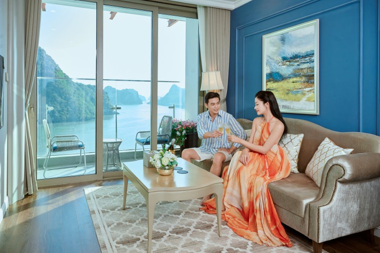 Vân Đồn kích hoạt “mỏ vàng” du lịch, đón 12 vạn du khách dịp lễ 30/4 - 1/5 ảnh 4