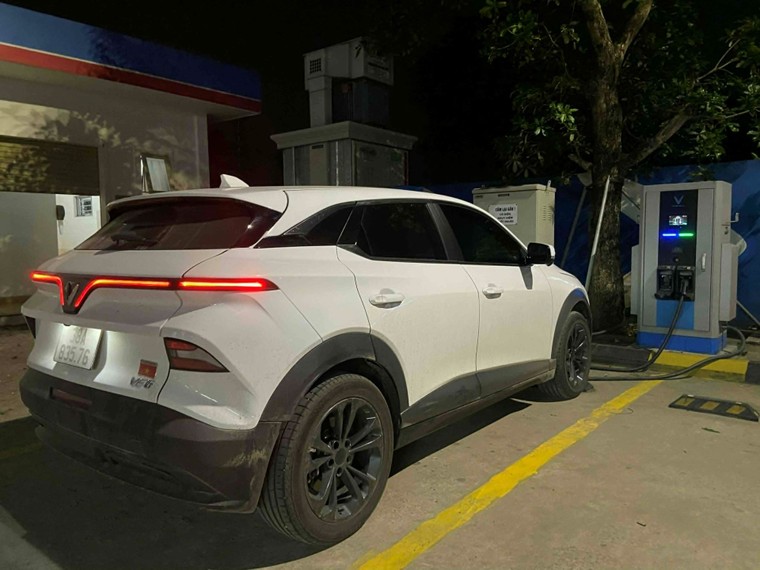 Chủ xe Gen Z: “VinFast VF 6 càng dùng càng thấy hợp, càng đi càng thấy thích” ảnh 1