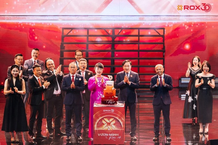Khát vọng “Vươn mình rực rỡ” và hành trình 3 thập kỷ kiến tạo của ROX Group ảnh 3