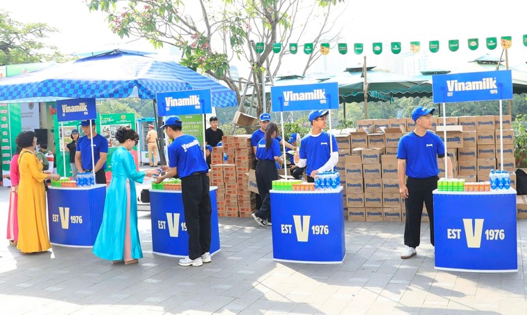 40.000 sản phẩm dinh dưỡng Vinamilk tiếp sức chương trình “Tổ quốc bình yên” ảnh 2
