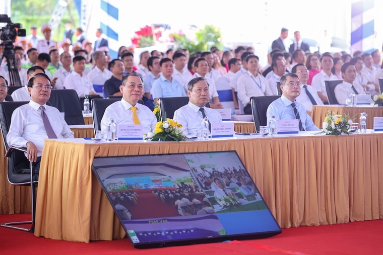 Hà Nội đồng loạt khởi công 5 tuyến đường sắt, 3 dự án nhà ở cho thuê ảnh 2