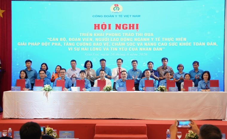 Công đoàn Y tế Việt Nam phát động phong trào thi đua và cuộc thi tìm hiểu Nghị quyết số 72-NQ/TW ảnh 3