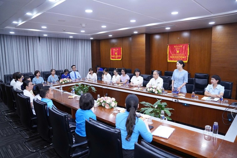 Công đoàn Y tế Việt Nam trao "Những món quà từ Đại hội XIV Công Đoàn Việt Nam" đến đoàn viên khó khăn, mắc bệnh hiểm nghèo ảnh 3