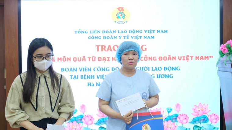 Công đoàn Y tế Việt Nam trao "Những món quà từ Đại hội XIV Công Đoàn Việt Nam" đến đoàn viên khó khăn, mắc bệnh hiểm nghèo ảnh 8