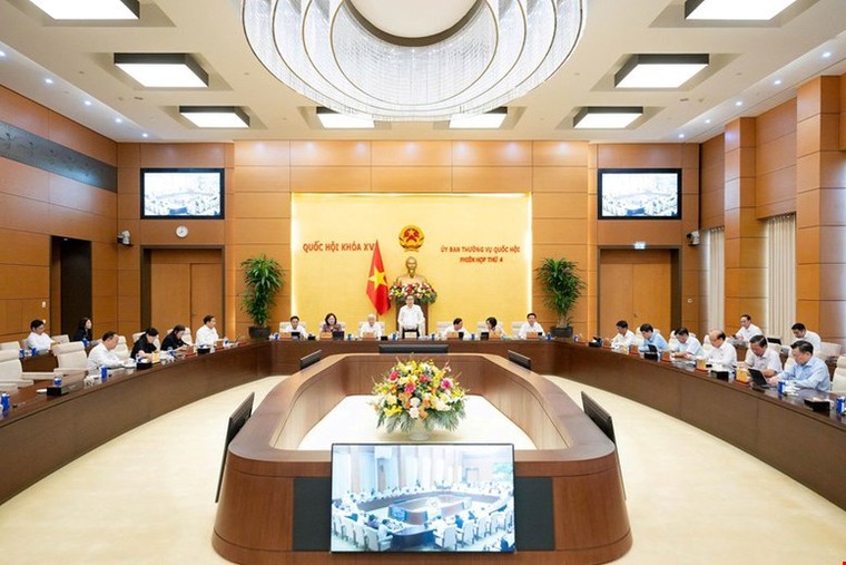 Khai mạc Phiên họp thứ tư của Ủy ban Thường vụ Quốc hội ảnh 1