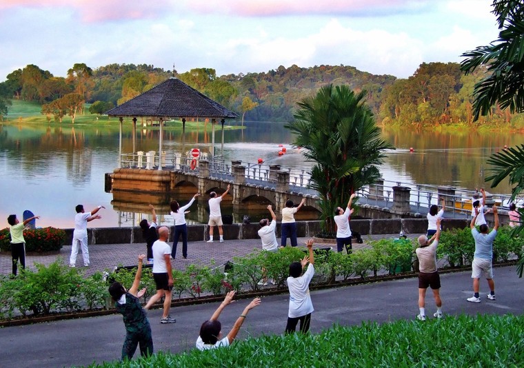 Việt Nam đang sống lâu hơn, nhưng liệu chúng ta có sống khỏe lâu hơn? ảnh 2