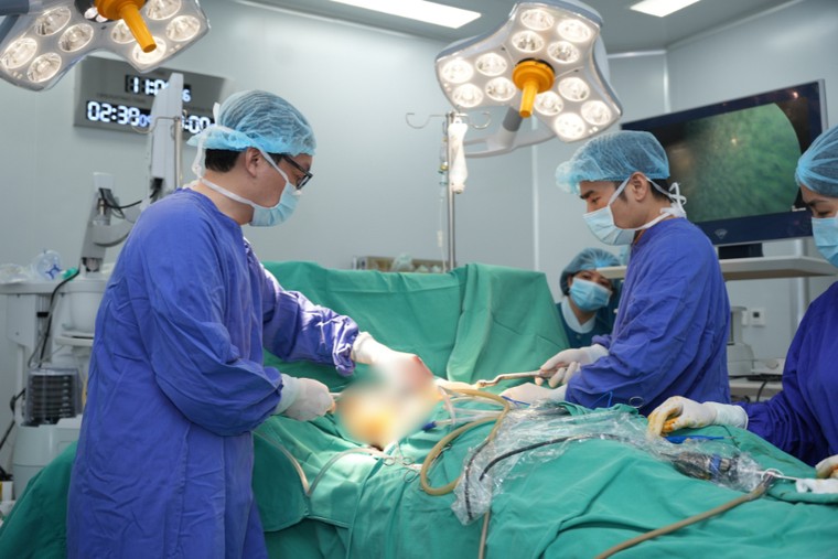 Rũ bỏ mặc cảm "ngực lõm", nam sinh 13 tuổi tìm lại tự tin sau ca mổ bước ngoặt tại Vinmec Hải Phòng ảnh 1