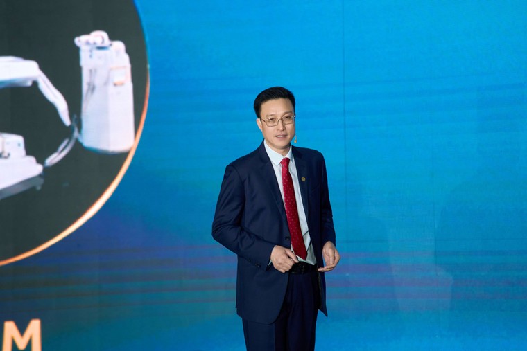 Bác sĩ nói về tương lai của ngoại khoa khi robot phẫu thuật ngày càng hiện diện nhiều trong phòng mổ ảnh 4