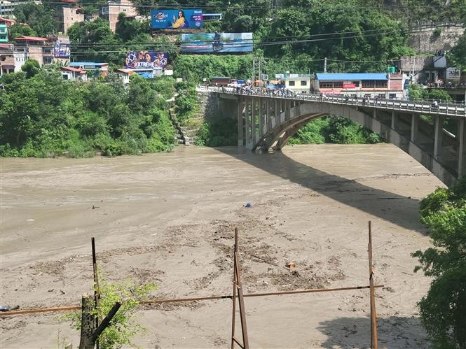 Toàn cảnh thảm họa lũ quét tại Nepal và Tây Tạng ảnh 3