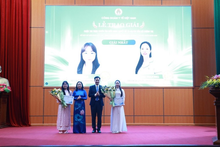 Công đoàn Y tế Việt Nam trao giải Cuộc thi trực tuyến tìm hiểu Nghị quyết 72-NQ/TW và tập huấn ứng dụng AI trong lĩnh vực y tế và hoạt động công đoàn ảnh 3