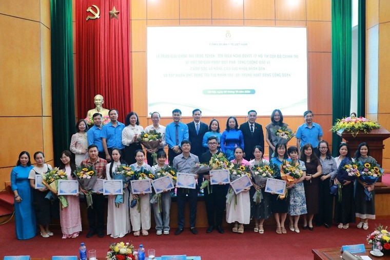 Công đoàn Y tế Việt Nam trao giải Cuộc thi trực tuyến tìm hiểu Nghị quyết 72-NQ/TW và tập huấn ứng dụng AI trong lĩnh vực y tế và hoạt động công đoàn ảnh 9