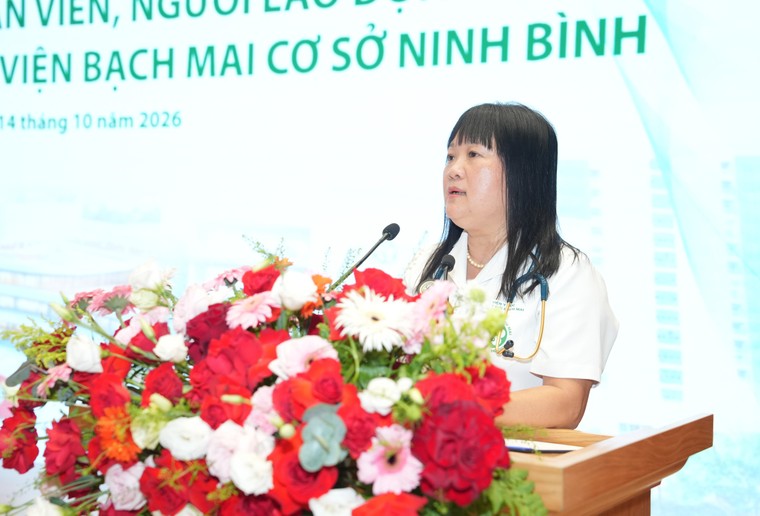 Chủ tịch Tổng Liên đoàn Lao động Việt Nam: Chăm lo thiết thực để người lao động ngành y yên tâm gắn bó với đơn vị ảnh 3