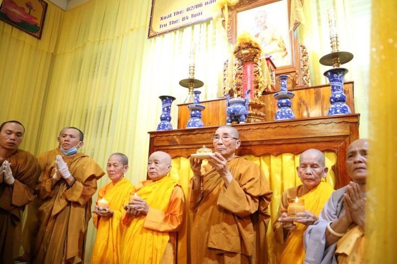 Lễ nhập kim quan Ni Trưởng thượng Huệ hạ Giác - Tông Trưởng Liên Tông Tịnh Độ Non Bồng ảnh 6