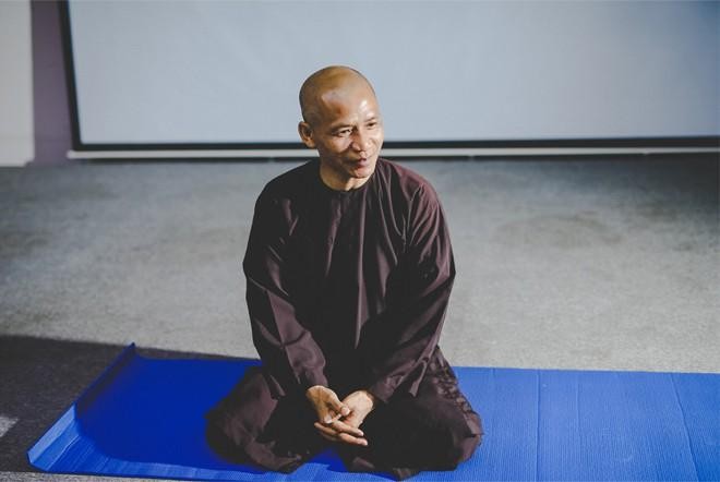 Nhờ có Thiền, tôi thực hành các hạnh nhẫn nhịn và khiêm cung khá tốt. Nhờ có Thiền tâm luyến ái và tham lam vô độ giảm hẳn. Nhờ thiền mà cách sống giản dị, thiểu dục tri túc đến lúc nào không hay.