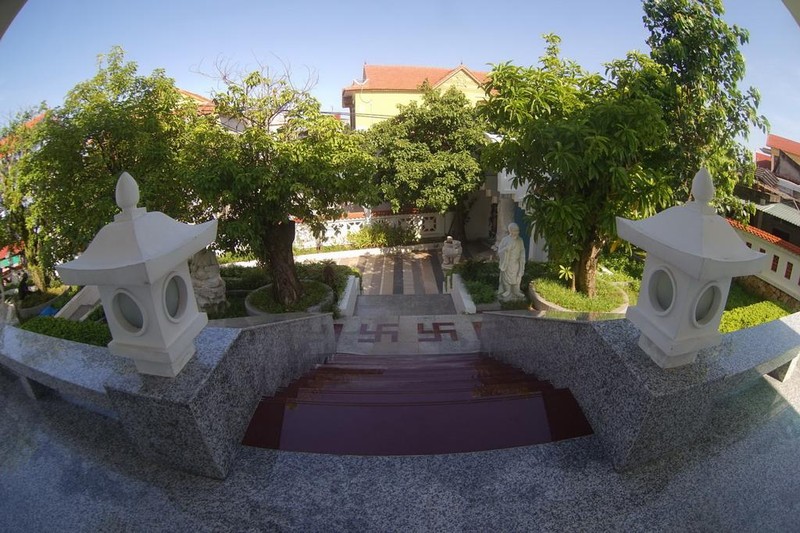 Ngôi chùa màu trắng đặc biệt ở Quảng Bình ảnh 16