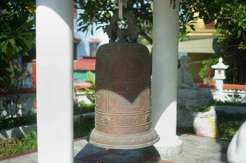 Ngôi chùa màu trắng đặc biệt ở Quảng Bình ảnh 19