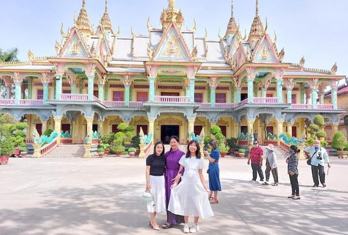 Khám phá vẻ đẹp của ngôi chùa có tượng Phật nằm lớn nhất Việt Nam ảnh 1