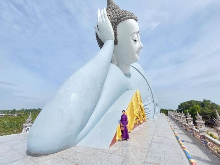 Khám phá vẻ đẹp của ngôi chùa có tượng Phật nằm lớn nhất Việt Nam ảnh 3