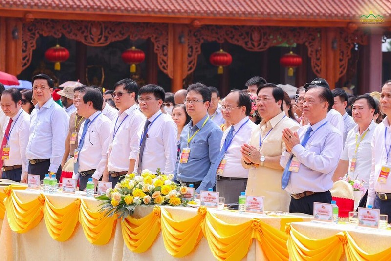 HT. Thích Thiện Nhơn đọc thông điệp Phật đản của Đức Pháp chủ GHPGVN tại Chùa Ba Vàng ảnh 2